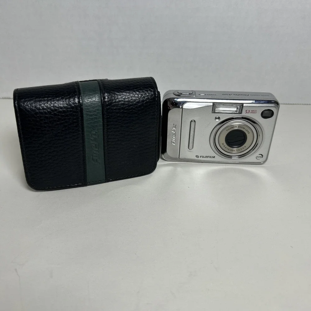 Fujifilm FinePix A500 Digital Camera 5.1MP Tested Working w/ Case Read Desc